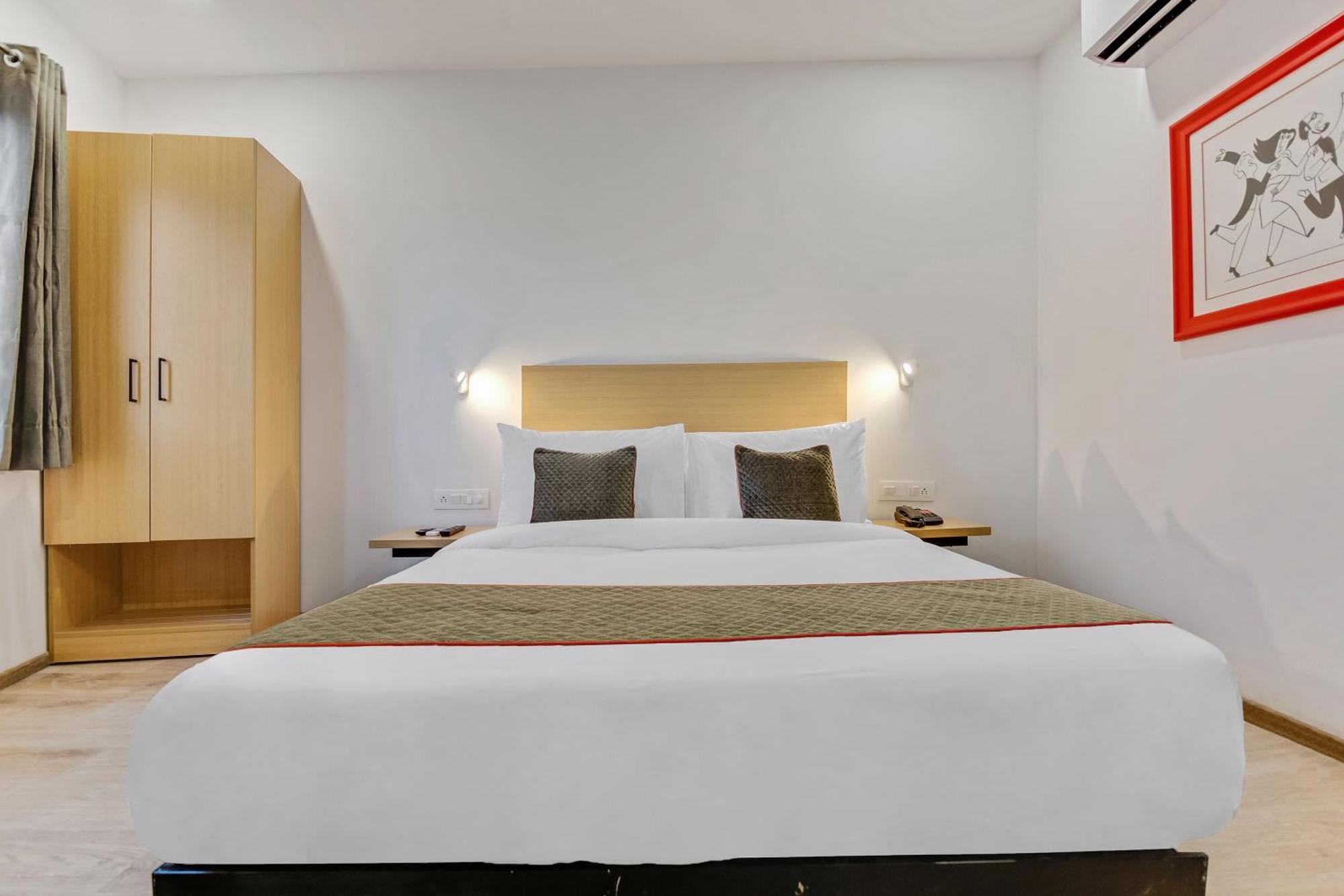 Townhouse Sector 49 Near Logix City Centre Noida Bagian luar foto
