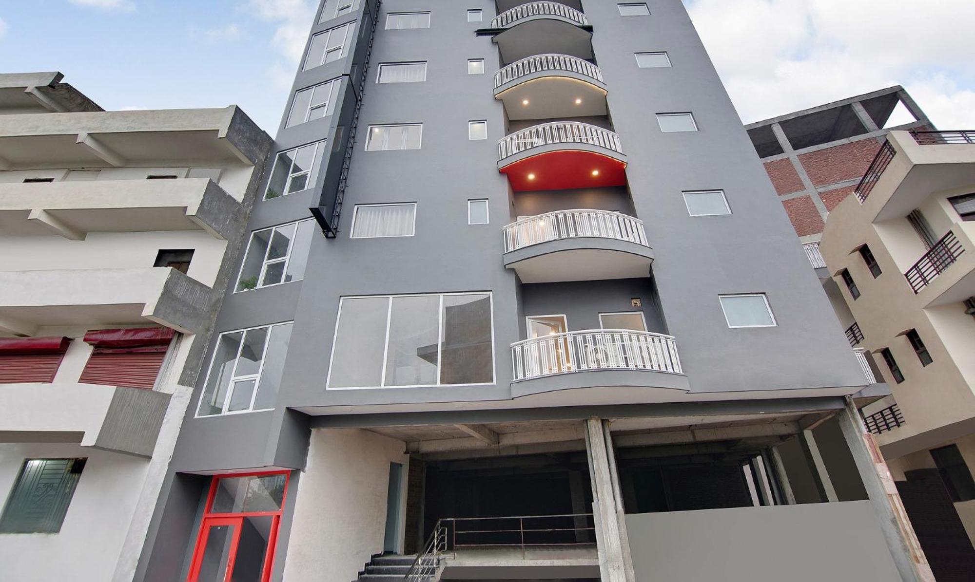 Townhouse Sector 49 Near Logix City Centre Noida Bagian luar foto
