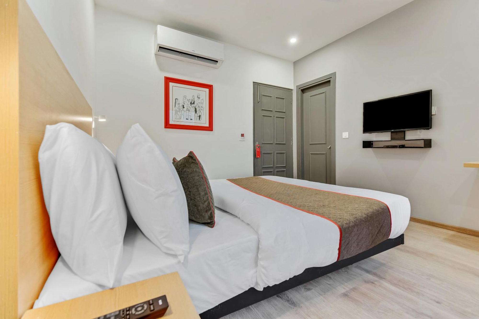 Townhouse Sector 49 Near Logix City Centre Noida Bagian luar foto