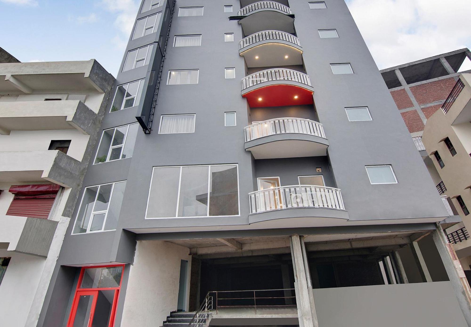 Townhouse Sector 49 Near Logix City Centre Noida Bagian luar foto
